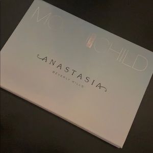 Anasitasia Beverly Hills Moon Child Glow kit